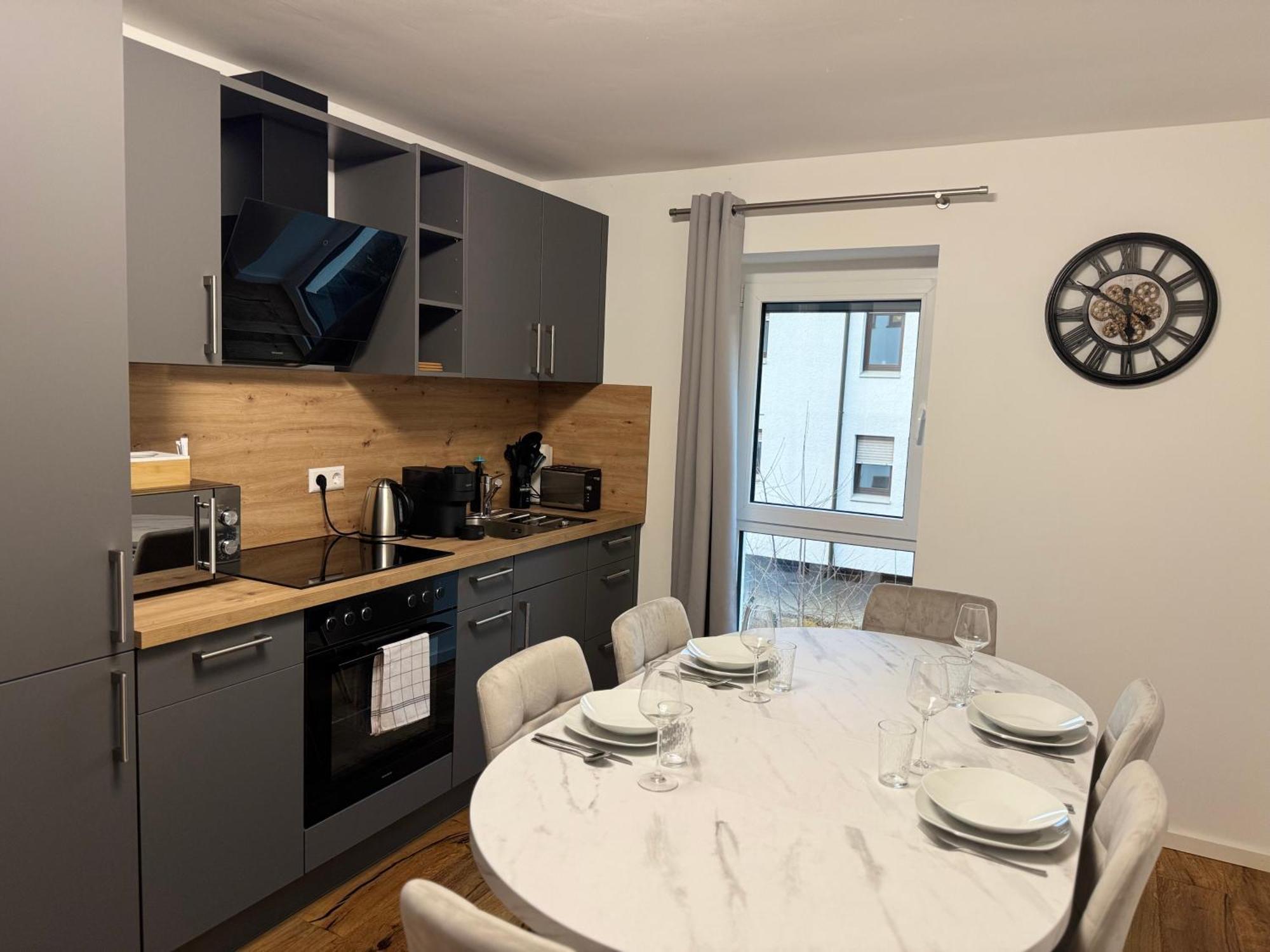 Prestige Apartments - Urban Lofts Ρόιτλινγκεν Εξωτερικό φωτογραφία