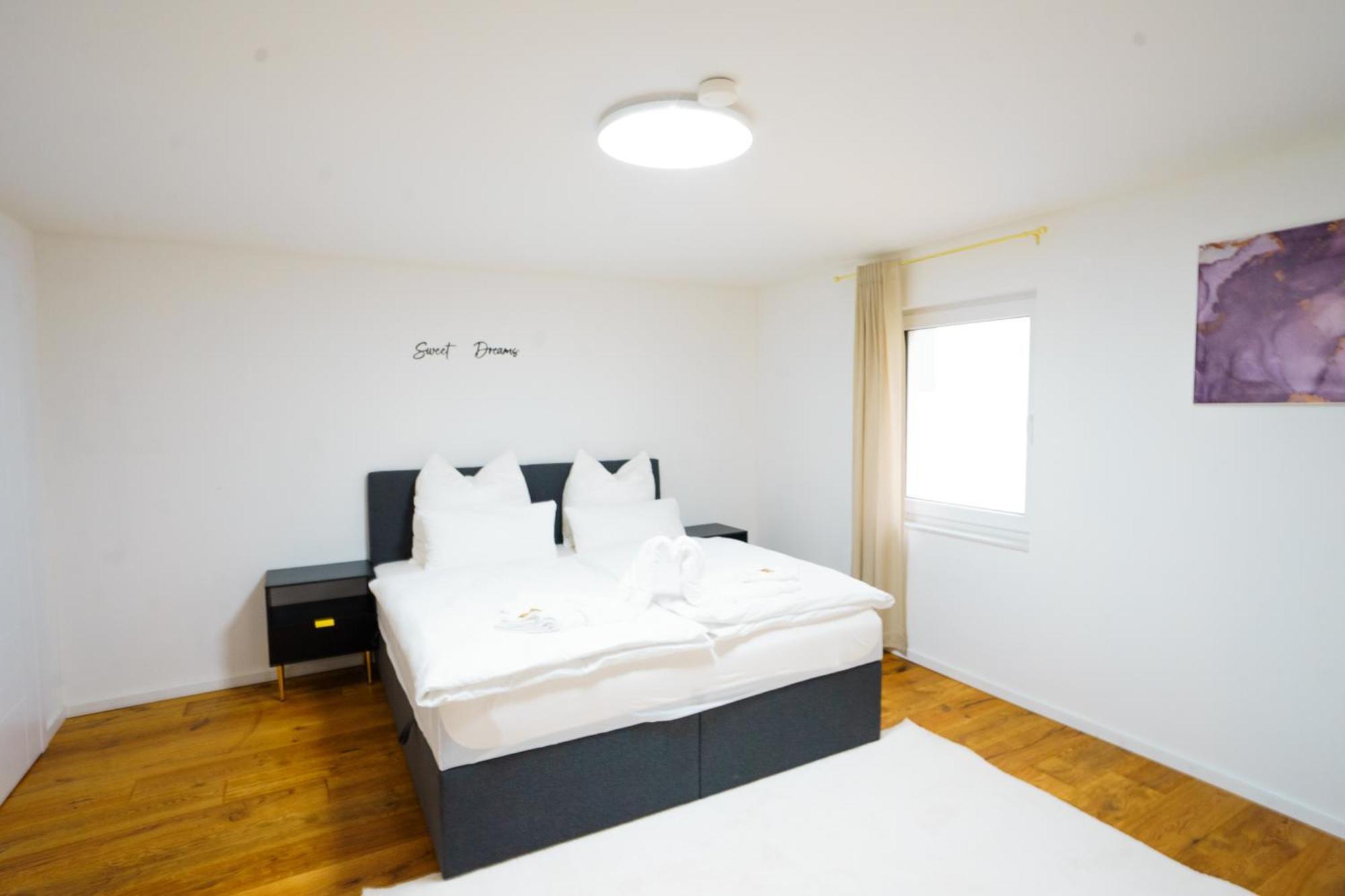 Prestige Apartments - Urban Lofts Ρόιτλινγκεν Εξωτερικό φωτογραφία