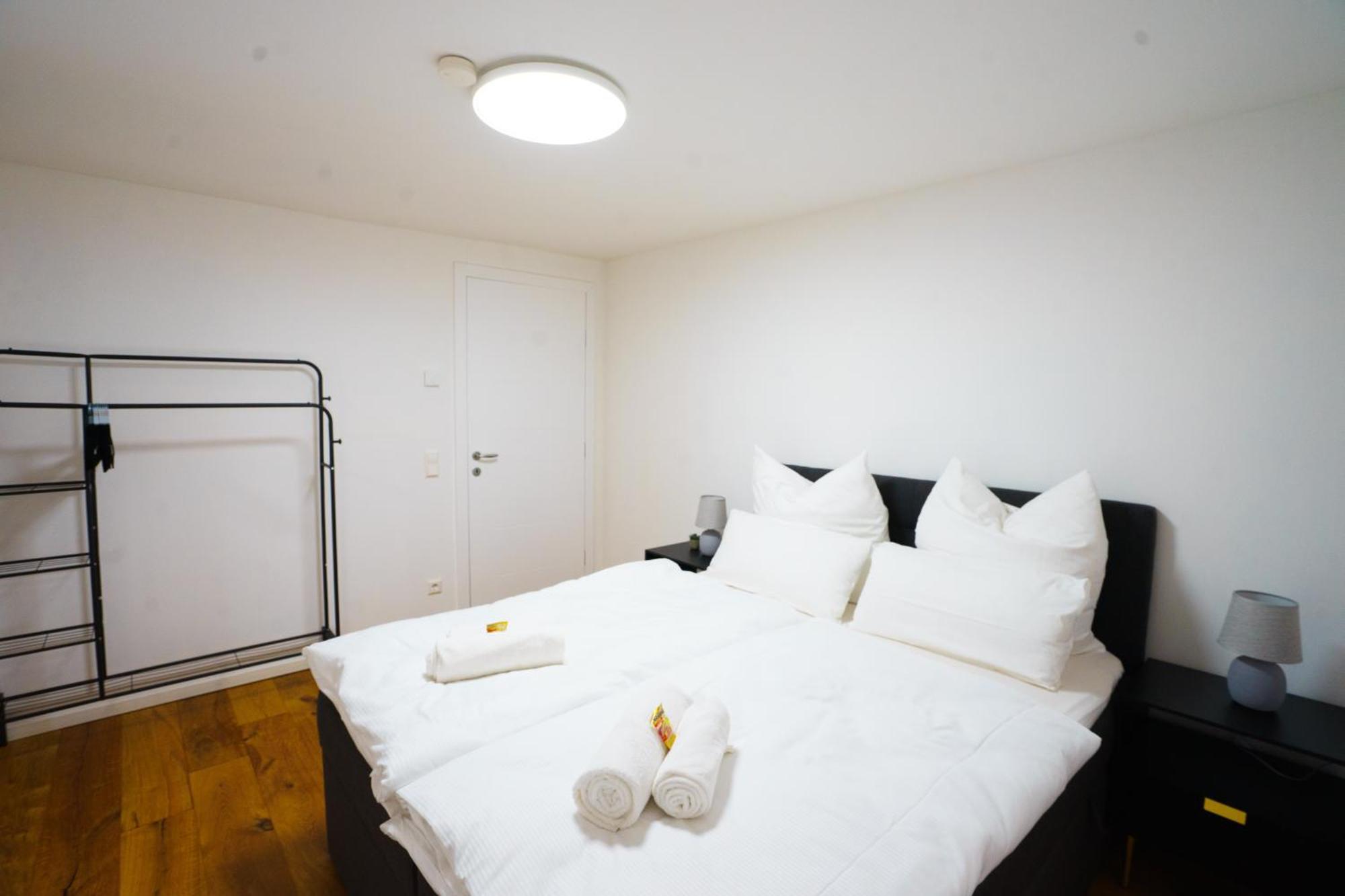 Prestige Apartments - Urban Lofts Ρόιτλινγκεν Εξωτερικό φωτογραφία