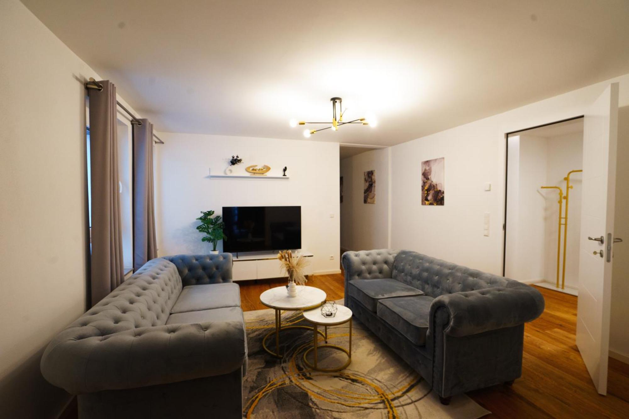 Prestige Apartments - Urban Lofts Ρόιτλινγκεν Εξωτερικό φωτογραφία