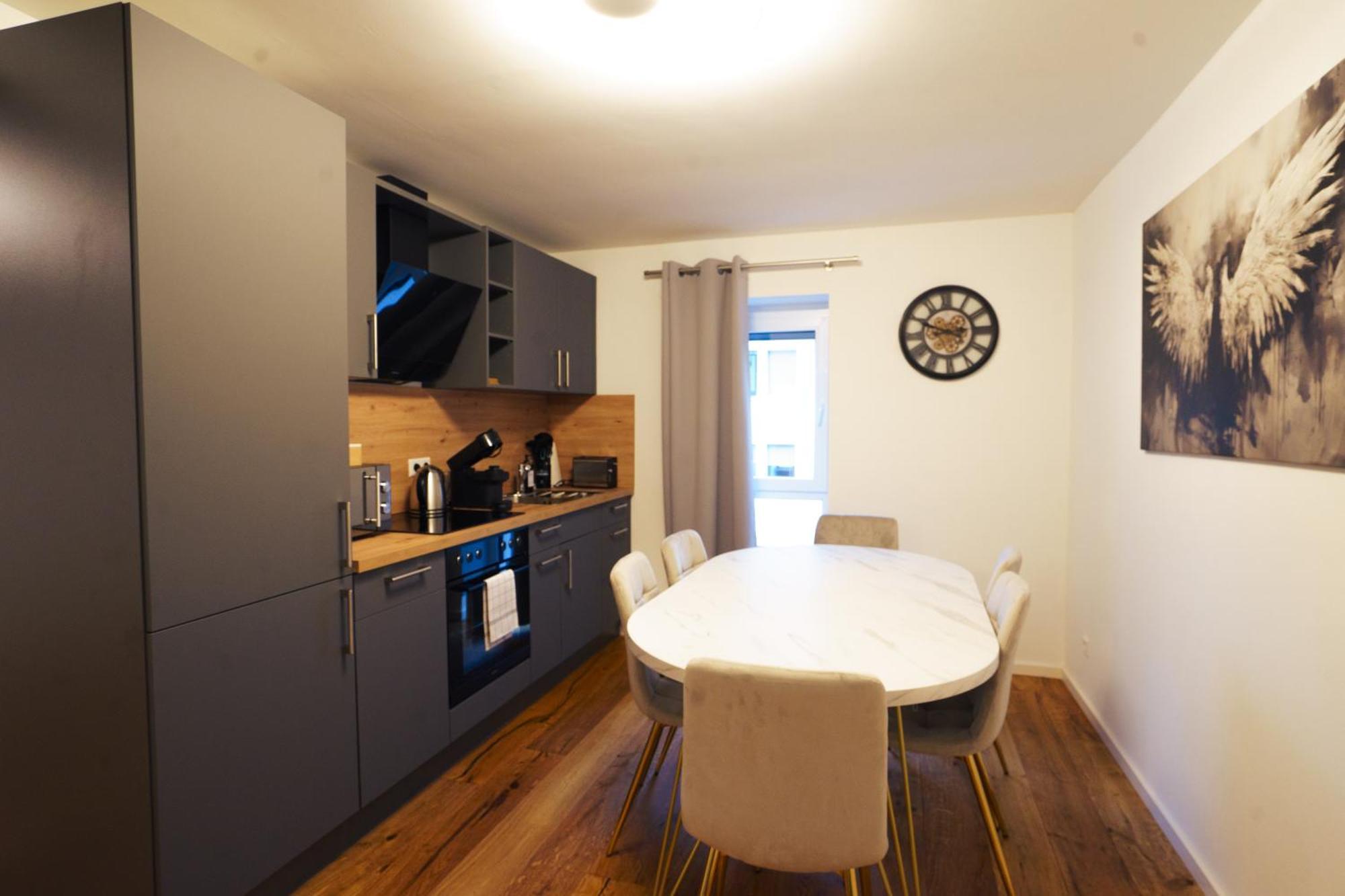 Prestige Apartments - Urban Lofts Ρόιτλινγκεν Εξωτερικό φωτογραφία